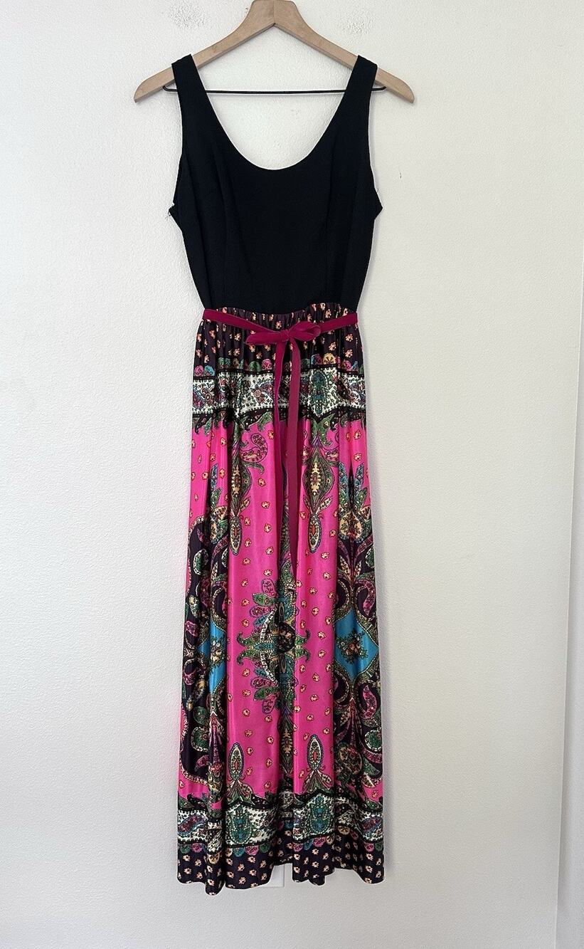 Vintage 70s Vicky Vaughn Maxi Dress Sz S Bright Pink Paisley Boho Hippie Mod